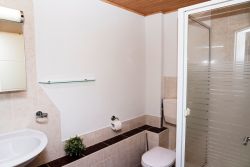 Magdeburg Pension Zur Gem�tlichkeit: FeWo2, Bad
